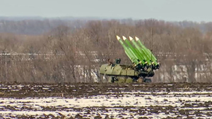 ВС РФ сбили в воздухе пять ракет украинской РСЗО "Смерч" у аэродрома в Херсонской области