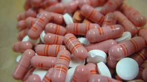 Минздрав РФ планирует закупать отдельные виды лекарств при их дефиците