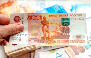 "Это не деньги, рубли давайте": Какие страны могут отказаться от доллара