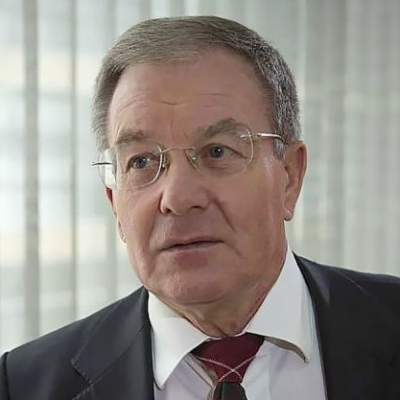 <p>Соединённые Штаты ещё не потеряли свои позиции как крупнейший торговый партнёр и как крупнейший производитель мира наравне с Китаем. Они удерживаются на тех же позициях, но с каждым днём этот авторитет будет всё больше и больше падать. Ещё месяц назад это не так выглядело, как выглядит сейчас</p>