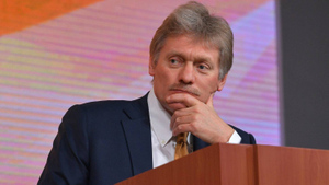 Песков объяснил необходимость закона о наказании за фейки информационной войной против России