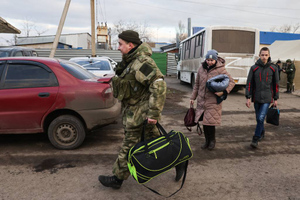 Автобус с эвакуированными по гумкоридору жителями Украины пересёк границу России