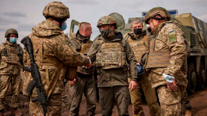 Зеленский решил отозвать украинских миротворцев с международных операций обратно в страну