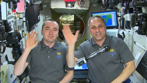 Российские космонавты с МКС поздравили женщин с 8 Марта