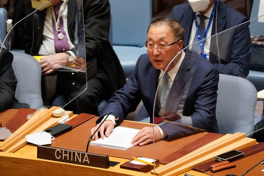 Постоянный представитель Китая при ООН Чжан Цзюнь. Обложка © AP Photo / Seth Wenig / ТАСС