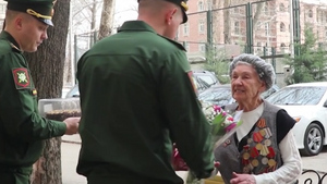 Российские военные и миротворцы в рамках акции "Вам, любимые!" поздравили женщин с 8 Марта