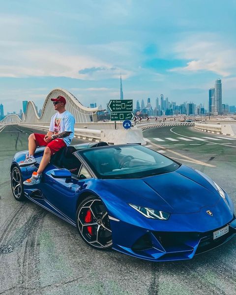 Слобоженко и Lamborghini Huracan Evo Spyder. Фото © facebook