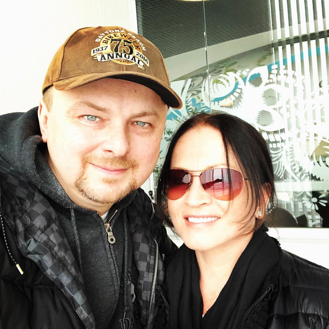 Руслан Евдокименко с мамой Фото © Instagram / sofiarotaru.official