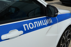 Задержанный за кражу в Таганроге мужчина завладел автоматом и сбежал из участка