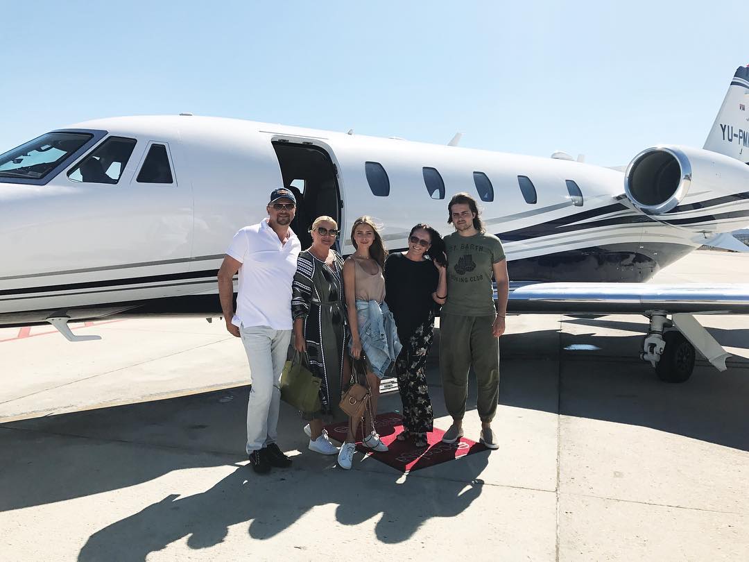 Семейство Ротару отправляется на отдых. Фото © Instagram / sofiarotaru.official