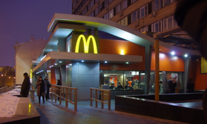 Омбудсмен Миронов: "Макдоналдсу" придётся платить большие штрафы за закрытие ресторанов