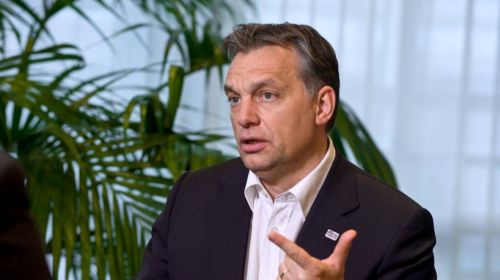 Премьер Венгрии Орбан: Европа не сможет заменить российский газ дорогим американским