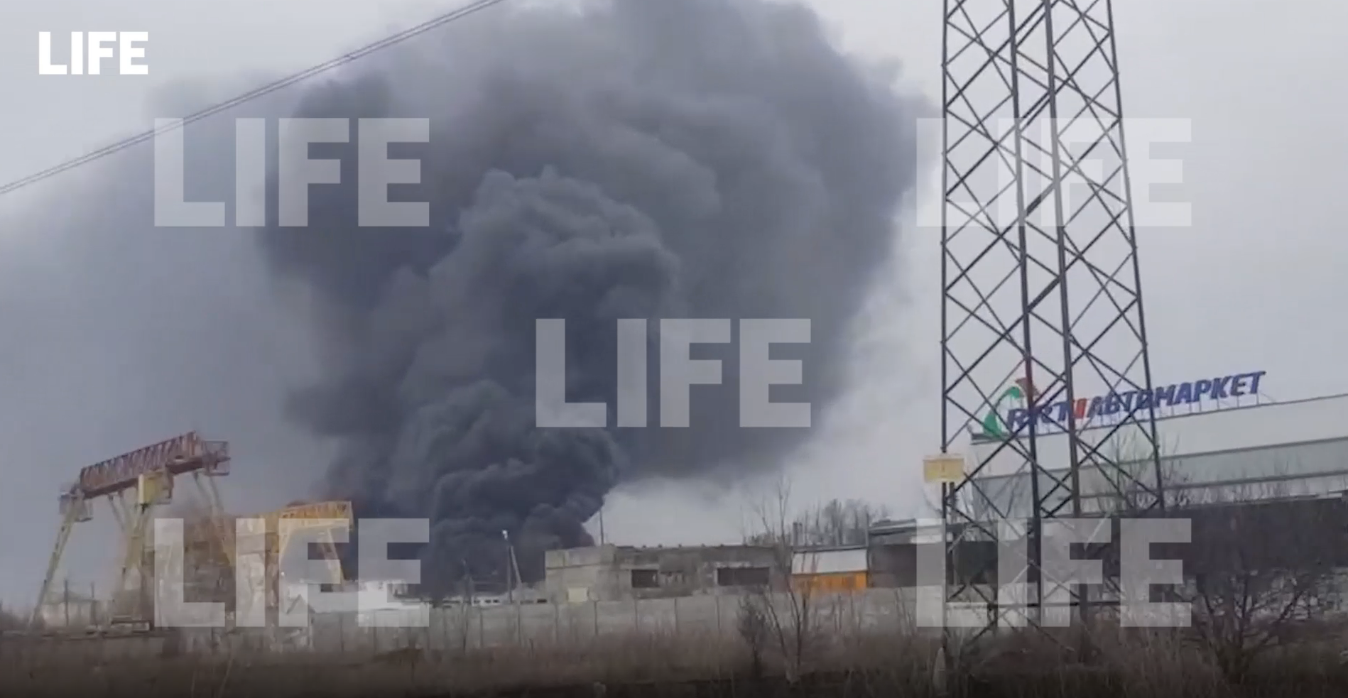 На нефтебазе в Белгороде локализовали несколько очагов возгорания