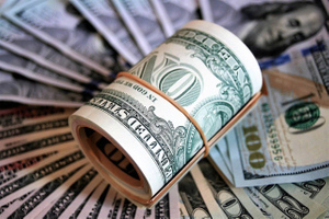 Аналитик Антонов допустил, что доллар может подешеветь до 30 рублей