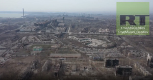 Промзону "Азовстали", где засели украинские националисты, сняли с коптера