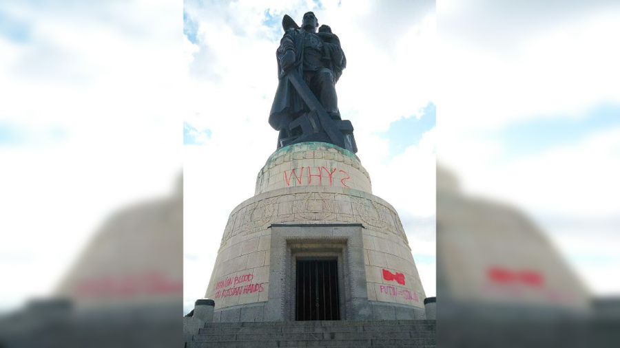 Памятник советскому Воину-освободителю в Берлине. Фото © Twitter / Denis Kokin