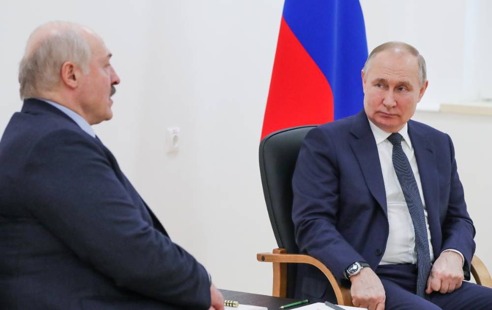 Песков: Лукашенко, вероятно, передал Путину новые данные о фейках в Буче
