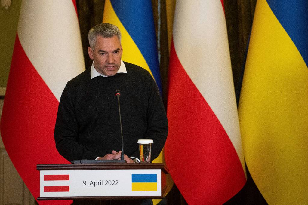 Канцлер Австрии проинформировал Зеленского о своих переговорах с Путиным