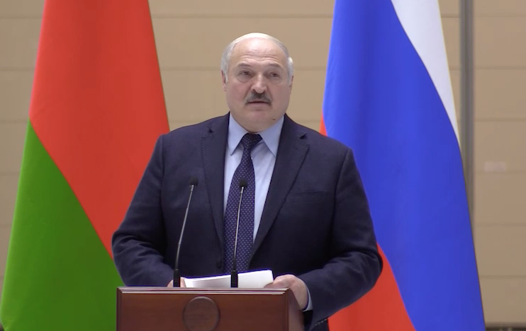 Лукашенко: Запад мог нанести сокрушительный удар по РФ, если бы она опоздала с 