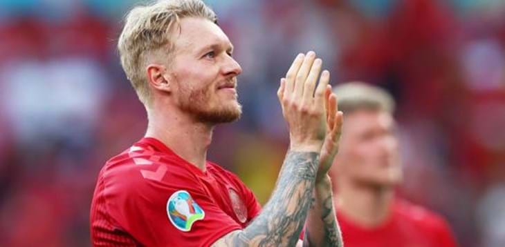 Футболист сборной Дании получил награду за спасение пережившего остановку сердца Эриксена