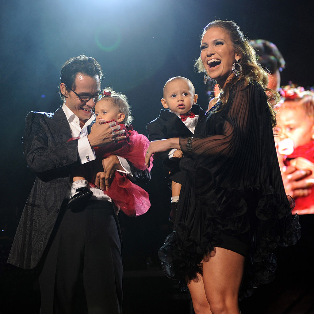 Марк Энтони, Дженнифер Лопес и их дети Эмма и Макс. Фото © Getty Images / Kevin Mazur / WireImage