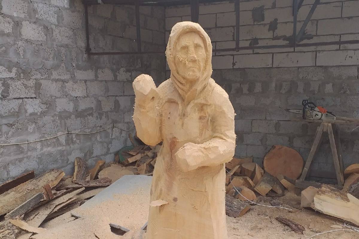Мастер из Воронежа рассказал о создании скульптуры бабушки со Знаменем Победы