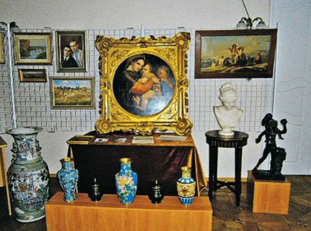 Предметы искусства из собрания Александра Ильина. Фото © kulturologia.ru