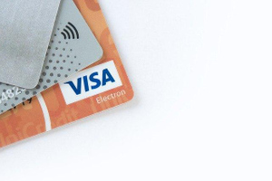 ЦБ может пересмотреть предстоящие платежи банков в пользу Visa и Mastercard