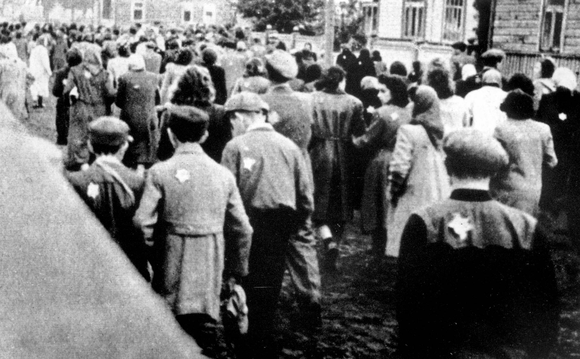 Регистрация евреев Одессы, октябрь 1941 г. Фото © Яд Вашем. Мемориальный комплекс истории холокоста