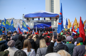 Во Владивостоке прошёл концерт "Zа мир без нацизма!" в поддержу президента и "Операции Z"
