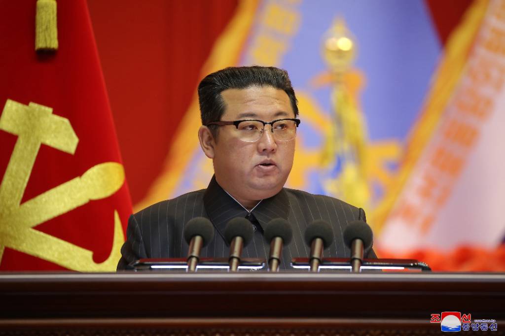 Yonhap: Ким Чен Ын провёл инспекцию нового дальнобойного тактического вооружения