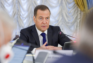 Медведев: Дефолт России может обернуться дефолтом Европы