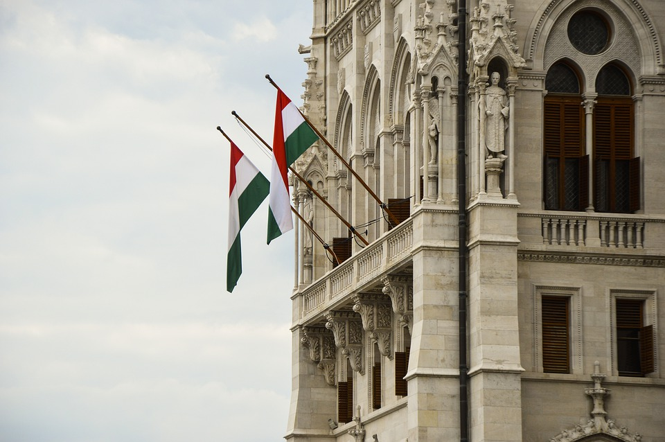Глава МИД Венгрии Сийярто: Будапешт не поддержит санкции против российских нефти и газа