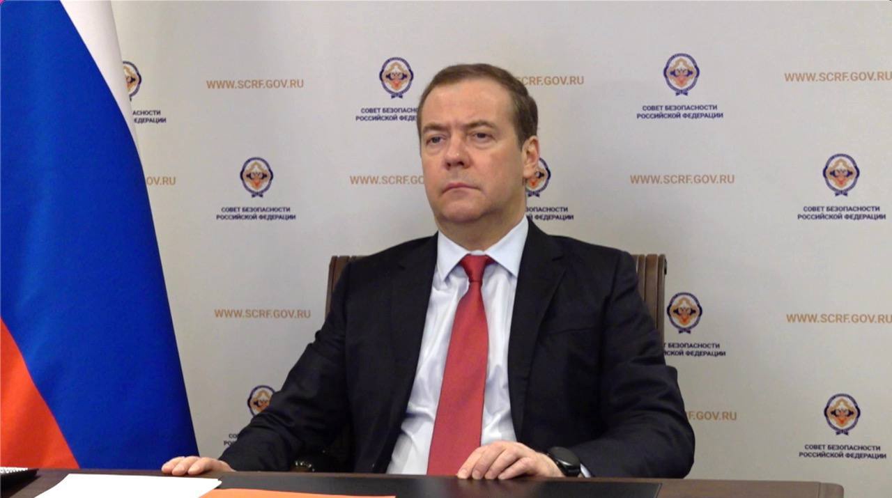 Медведев заявил, что Киев идёт к фиаско из-за приглашения зарубежных наёмников