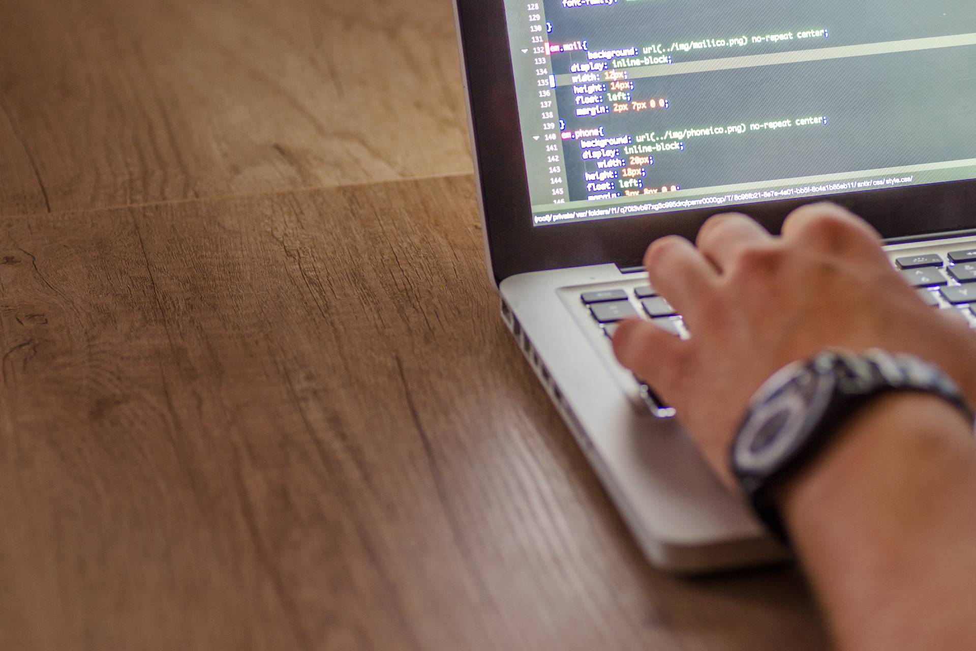 Минцифры готовит обновлённые требования для аккредитованных IT-компаний