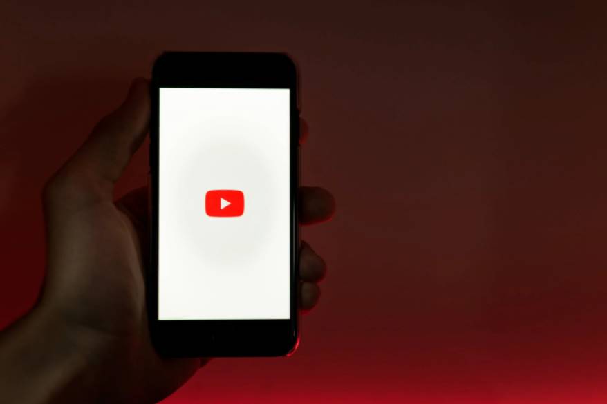 Роскомнадзор не будет вводить новые меры против YouTube в случае выполнения требований
