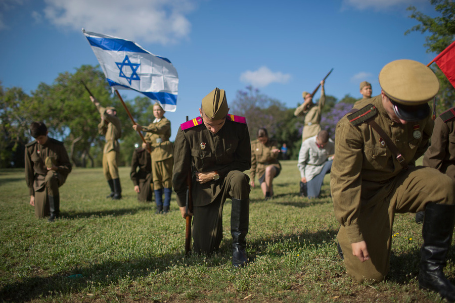 <p>Празднование 9 Мая в Израиле. Обложка © ТАСС / AP Photo / Oded Balilty</p>