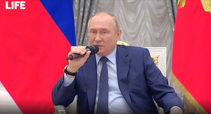 Путин рассчитывает, что дизайнеры РФ займут нишу ушедших из страны зарубежных брендов