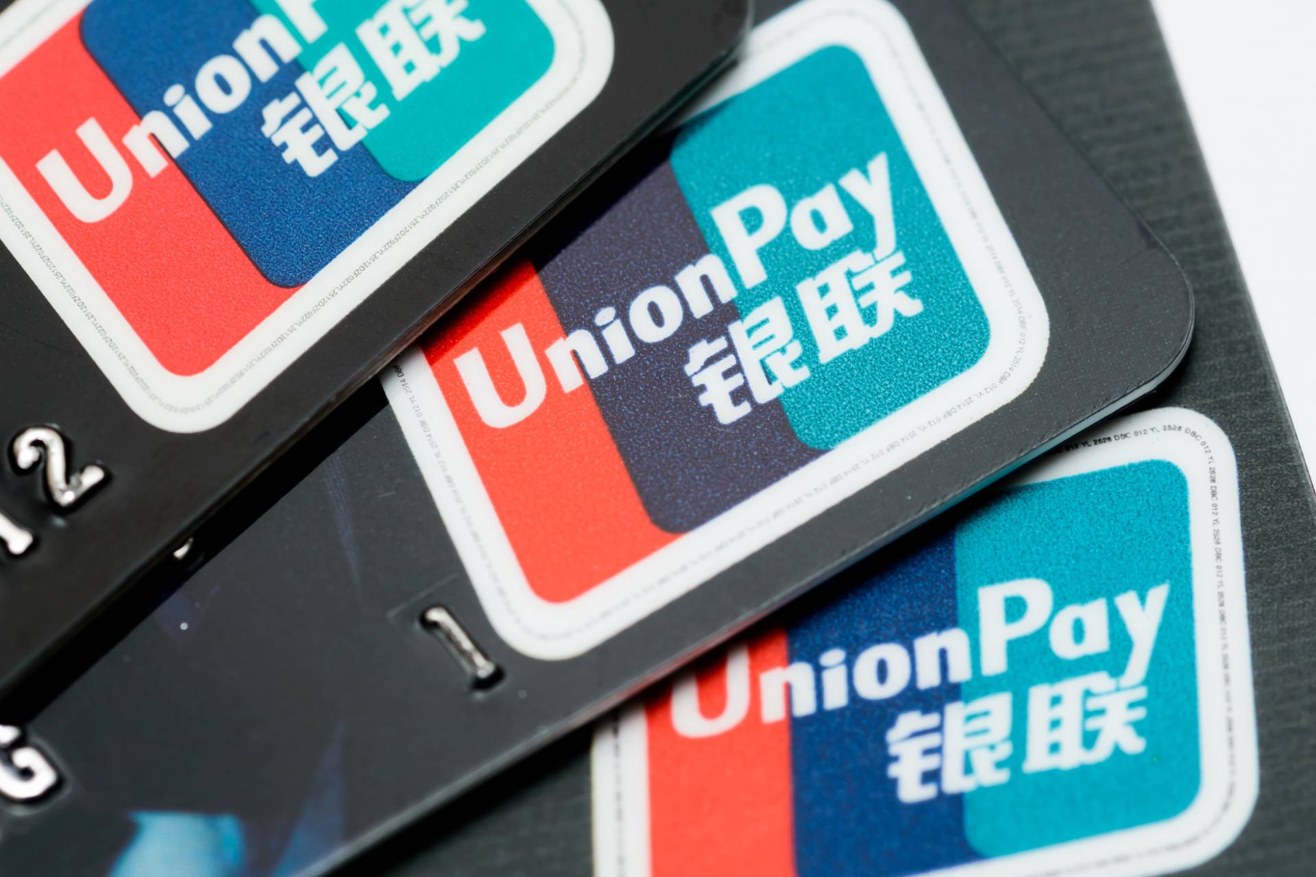 РБК: Подсанкционные банки РФ не смогут выпускать карты UnionPay