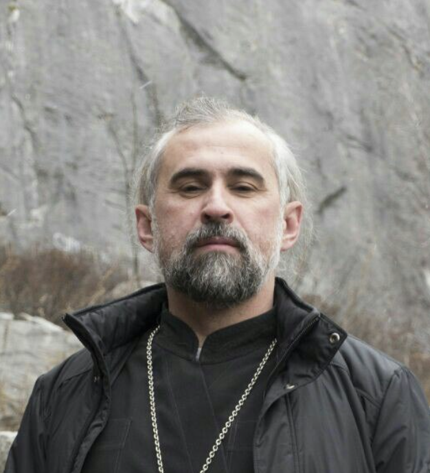 <p>Куличи, паски, яйца — это всё имеет свою символику. Это символ Иисуса Христа и символ победы над смертью. Символ воскресения, жизни. Христос даровал нам жизнь, победу над смертью, даровал нам вечную жизнь</p>