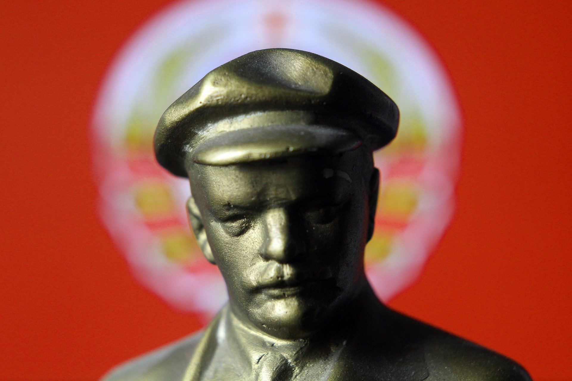 Около 70% россиян заявили, что тело Ленина пора захоронить