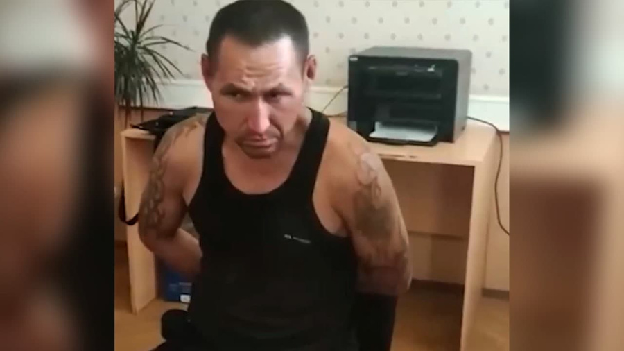 Обвиняемый в убийстве семьи в Хакасии. Кадр из видео © СК РФ