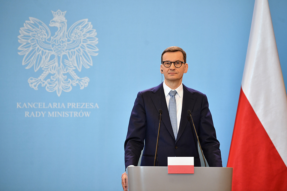 Премьер Польши Моравецкий: Оплата газа РФ в рублях будет произведена после разрешения ЕК