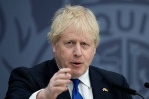 Джонсон признал, что десятки украинских военных тренируются в Британии