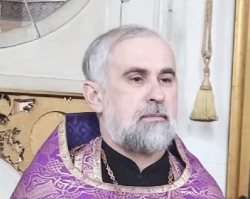 <p>Традиция: в воскресенье, после ночной службы, люди в дневное время собираются, чтобы похристосоваться, поздравить друг друга со светлым праздником и в домашней обстановке отметить это торжество. Разрешается выпить по бокалу вина. Такой семейный праздник.</p>