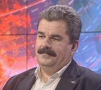 <p>Освобождение населённых пунктов, разминирование дорог, разминирование полей. Это большой объём работы. Но главное — освобождение населённых пунктов и ликвидация опорных пунктов противника. Работает авиация, работает артиллерия, работают беспилотники-разведчики, то есть такая комплексная задача</p>