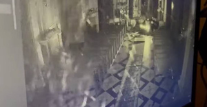 В Тернополе женщина въехала на машине в кафедральный собор и уничтожила плащаницу