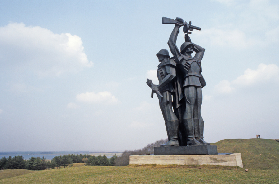 <p>Монумент советским воинам в Литве, 1985 год. Фото © ТАСС / Сабаляускас Альгирдас</p>