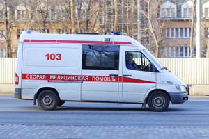 Пьяный полицейский насмерть сбил двух 16-летних девочек в Томской области и сбежал