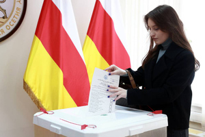 Верховный суд Южной Осетии отменил решение ЦИК о дате второго тура президентских выборов